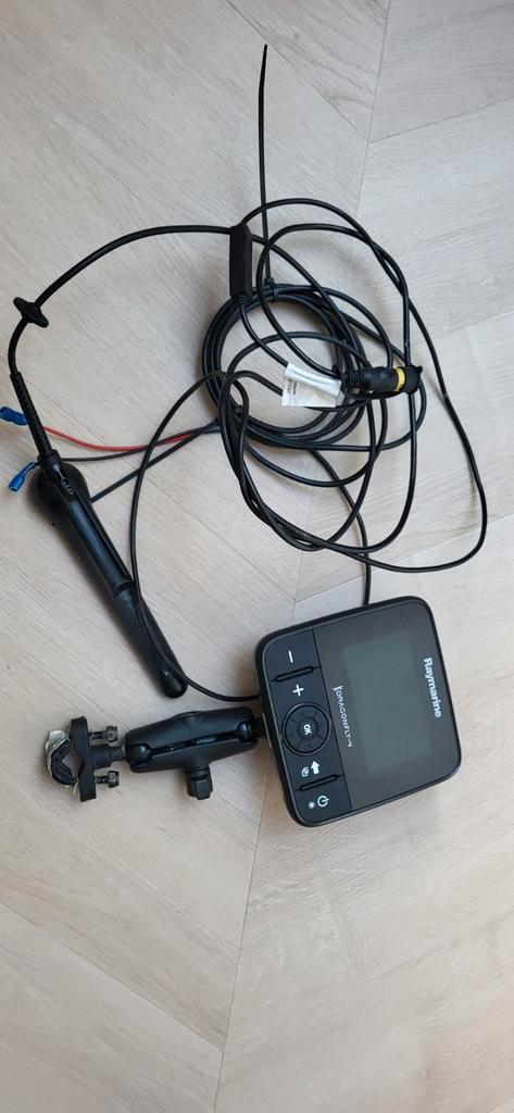 Raymarine Dragonfly 4 Fishfinder met transducer, Watersport en Boten, Navigatiemiddelen en Scheepselektronica, Gebruikt, Kaartplotter of Fish Finder