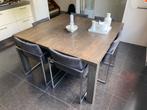 Moderne vierkante eikenhouten tafel, Huis en Inrichting, Tafels | Eettafels, Ophalen, Zo goed als nieuw, Vijf personen of meer