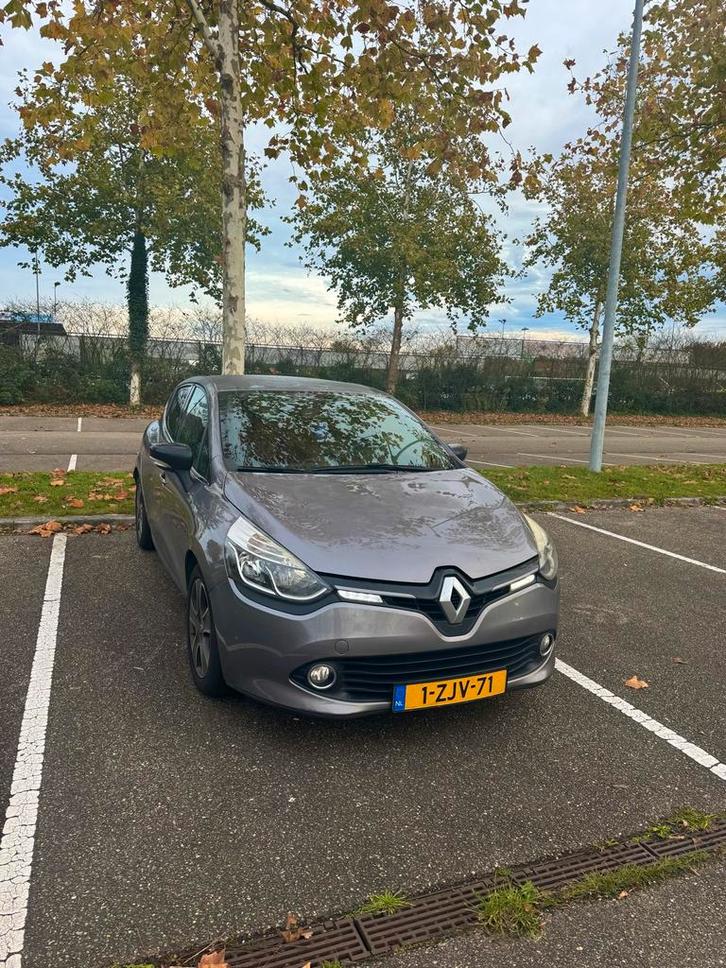 Renault Clio 0.9 TCE 66KW 5-DRS 2015 Grijs, Auto's, Renault, Particulier, Clio, Benzine, A, Hatchback, Handgeschakeld, Origineel Nederlands