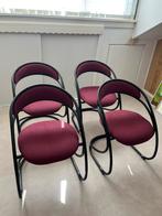 Vintage stoelen (4 stuks, bordeaux rood, zwart frame), Huis en Inrichting, Stoelen, Ophalen, Zo goed als nieuw, Vier, Stof