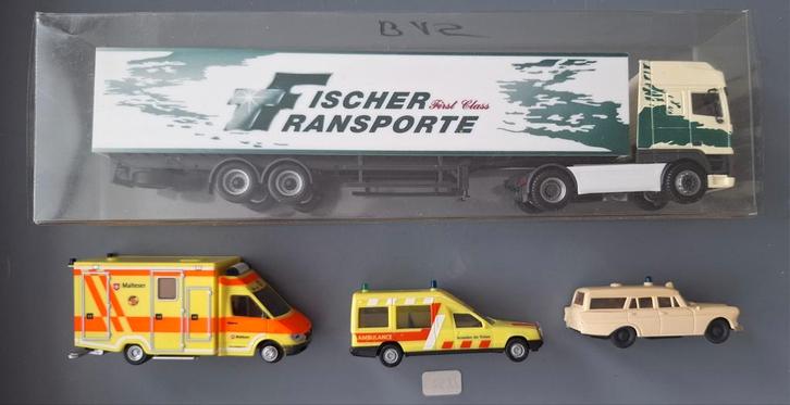 Modelauto Set: Vrachtwagen en Ambulances, Hobby en Vrije tijd, Modelauto's | 1:87, Zo goed als nieuw, Auto, Overige merken, Ophalen of Verzenden