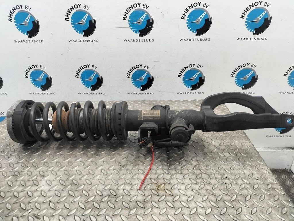 BMW 5 SERIES F10 550xi High Executive  VEERPOOT / SCHOKBREKE, Ophalen of Verzenden, Gebruikt, Stiba lid