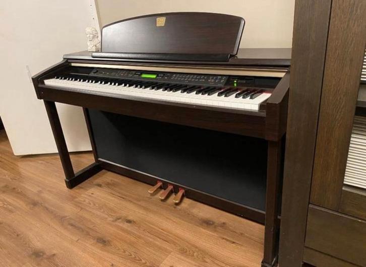 Yamaha Clavinova CLP 170 occasion digitale piano, Muziek en Instrumenten, Piano's, Zo goed als nieuw, Piano, Bruin, Digitaal, Hoogglans