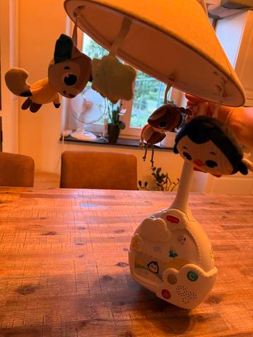 Tiny love boxmobiel met diaprojector beschikbaar voor biedingen