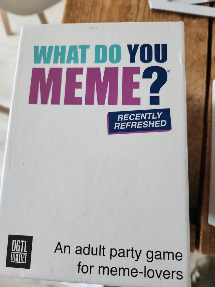 What Do You Meme? - Party Spel voor Meme Liefhebbers, Hobby en Vrije tijd, Gezelschapsspellen | Bordspellen, Zo goed als nieuw