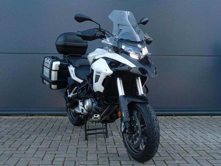 BENELLI TRK 502  35kw A2 motor Kofferset Verstralers, Motoren, Motoren | Benelli, Bedrijf, Overig, 12 t/m 35 kW, 2 cilinders, Minimaal motorrijbewijs A2
