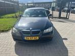 BMW 3-Serie e90 318i business line leer navi trekhaak, Achterwielaandrijving, Zwart, 4 cilinders, 129 pk