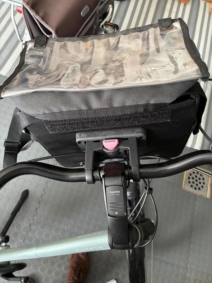 AGU stuurtas, compleet met KlickFix stuurbeugelklem., Fietsen en Brommers, Fietsaccessoires | Fietsmanden, Zo goed als nieuw, Stuurbevestiging