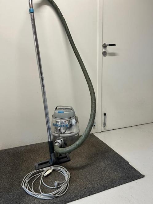 Nilfisk GA 80, Witgoed en Apparatuur, Stofzuigers, Gebruikt, Stofzuiger, Minder dan 1200 watt, Stofzak, Ophalen of Verzenden