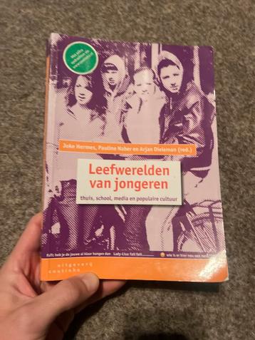 Leefwerelden van jongeren - Studieboek beschikbaar voor biedingen