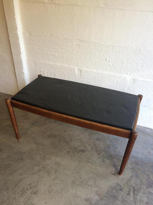 Design salontafel met leistenen blad, Magnus Olesen, Denmark, Huis en Inrichting, Tafels | Salontafels, Zo goed als nieuw, Rechthoekig