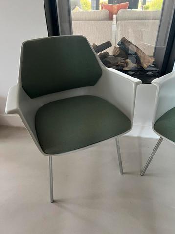 2 Wilkhahn design stoelen beschikbaar voor biedingen