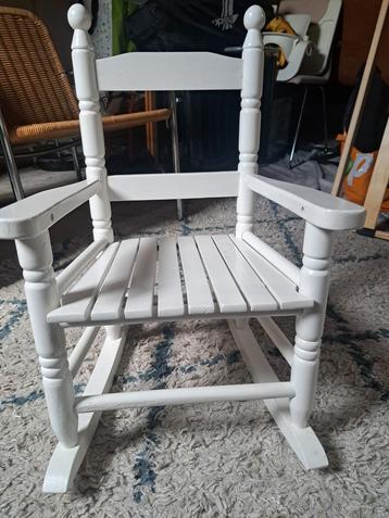 Schommelstoel voor kinderen beschikbaar voor biedingen