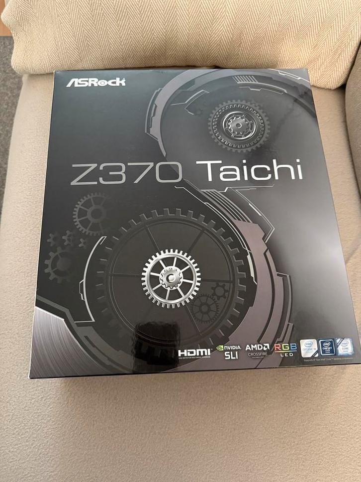 ASROCK Z370 Taichi, Computers en Software, Moederborden, Zo goed als nieuw, Intel, DDR4, Ophalen of Verzenden
