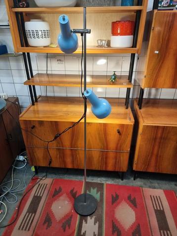 Vintage vloerlamp jaren 70 beschikbaar voor biedingen