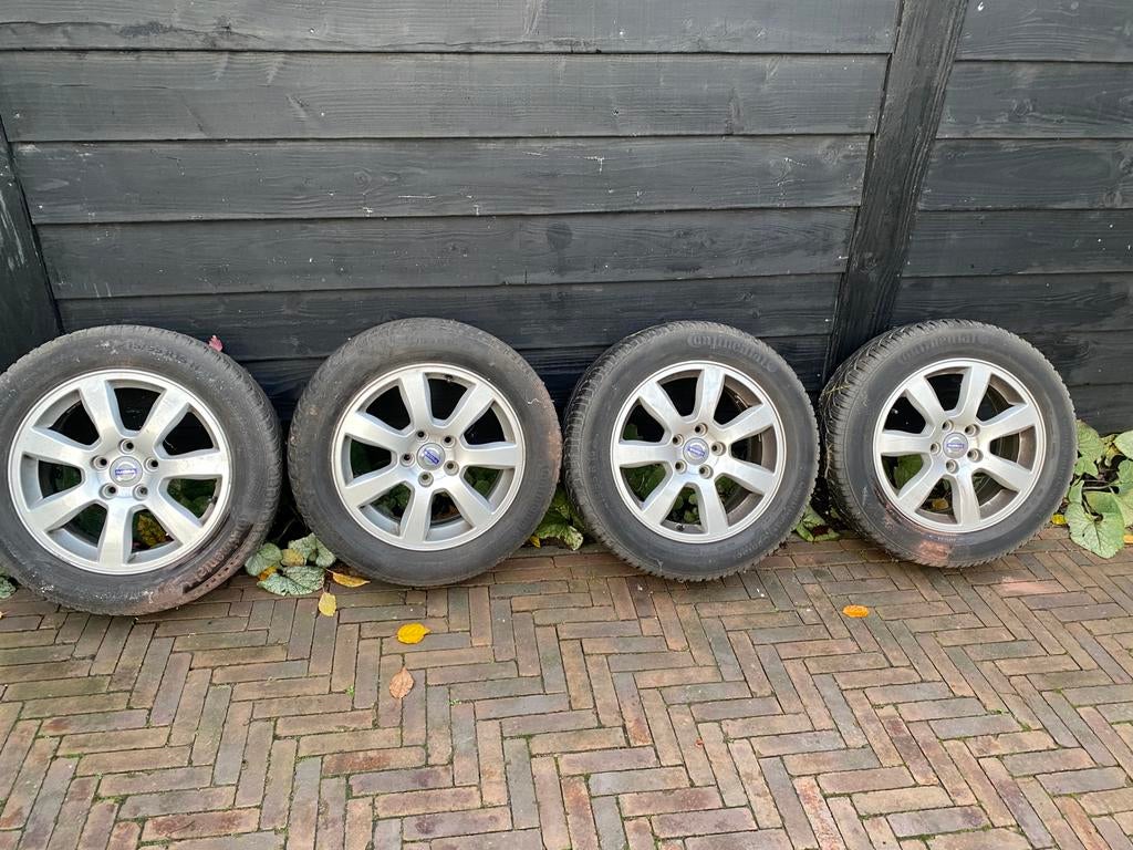 Set winterbanden continental met velg , volvo V60, Auto-onderdelen, Banden en Velgen, Ophalen of Verzenden, Winterbanden, Banden en Velgen