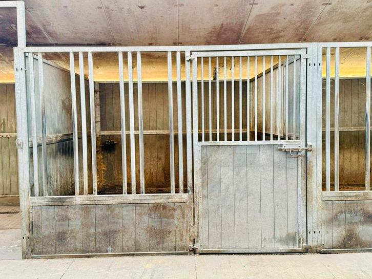 Paarden stallen, Dieren en Toebehoren, Stalling en Weidegang, Stalling, Toebehoren