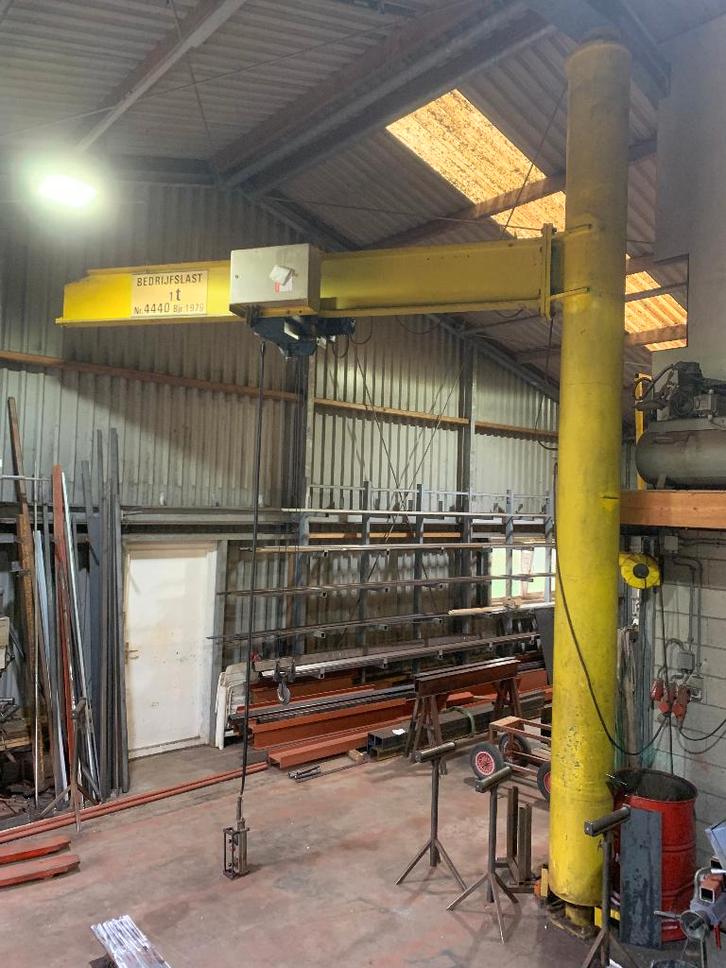 Kolomkraan, Doe-het-zelf en Verbouw, Lieren en Takels, Gebruikt, Elektrisch, Ophalen