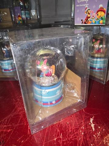 Winnie de Poeh Kerst Sneeuwbol beschikbaar voor biedingen