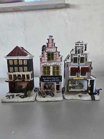 3 Kersthuisjes beschikbaar voor biedingen