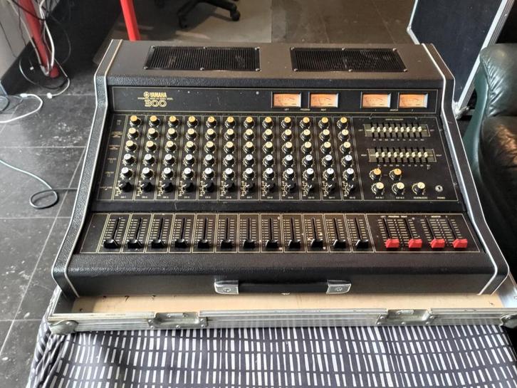 Yamaha 300 pa active mengtafel, Muziek en Instrumenten, Mengpanelen, Zo goed als nieuw, Ophalen