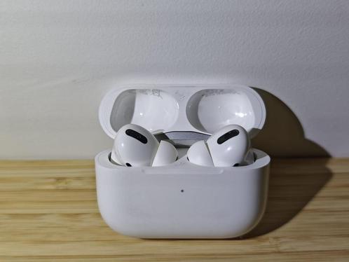 Apple AirPods Pro (1st Gen) with Charging Case – Model A2190, Audio, Tv en Foto, Koptelefoons, Gebruikt, Op oor (supra aural)