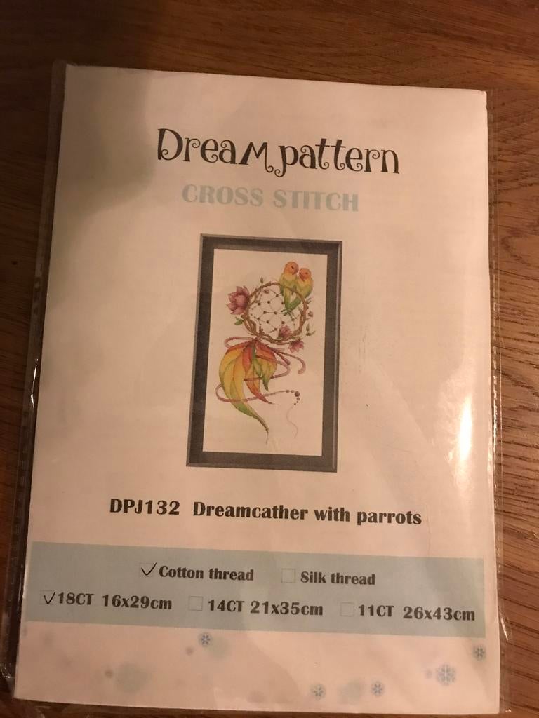 Compleet borduurpakket , dromenvanger met papegaaien,, Ophalen of Verzenden, Zo goed als nieuw, Borduurpakket