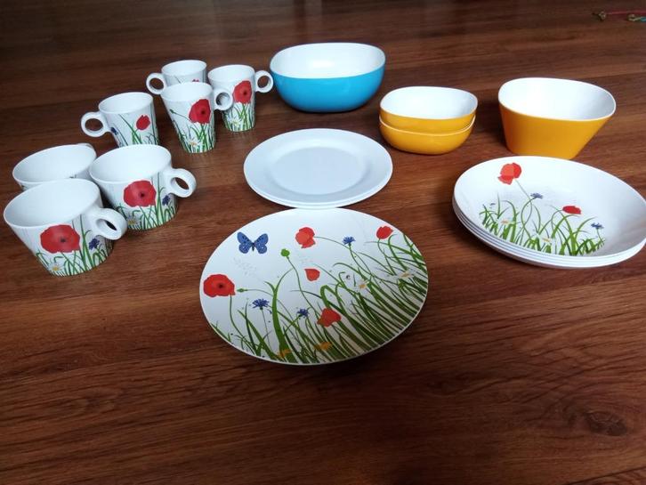 Compleet Mepal rosti campingservies van melamine, Caravans en Kamperen, Kampeeraccessoires, Zo goed als nieuw, Ophalen of Verzenden