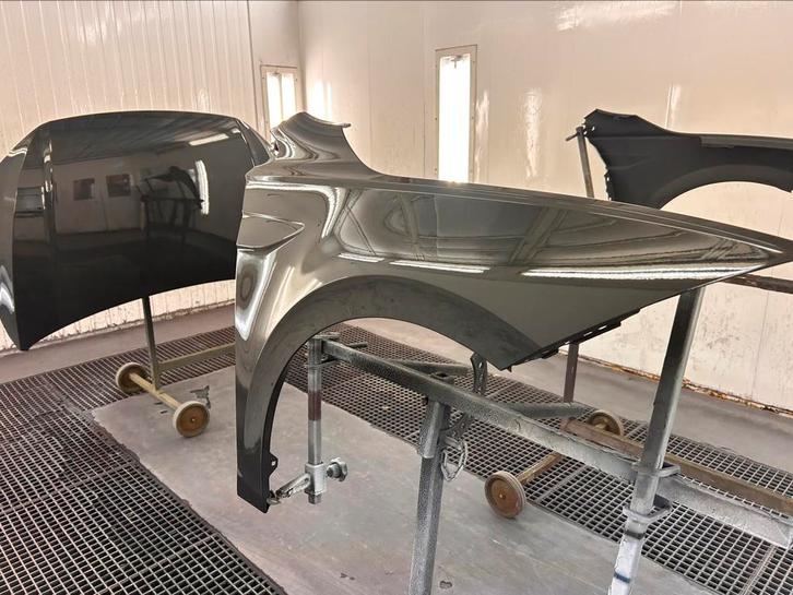 VW Polo 2G Voorscherm L/R URANO GREY LI7F NIEUW, Auto-onderdelen, Carrosserie en Plaatwerk, Spatbord, Links, Nieuw, Ophalen