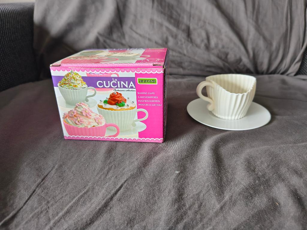 Cupcake vormpjes, Ophalen, Zo goed als nieuw, Cupcakes, Bakvorm