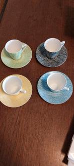 Kon. Plazuid Gouda  4 koffiekopjes en schotels  (4 kleuren), Gebruikt, Ophalen of Verzenden, Overige stijlen, Kop(pen) en/of Schotel(s)