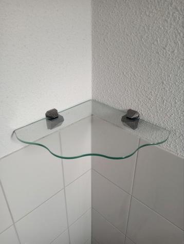 Glazen Wandplateu met bevestiging voor €7,50 beschikbaar voor biedingen