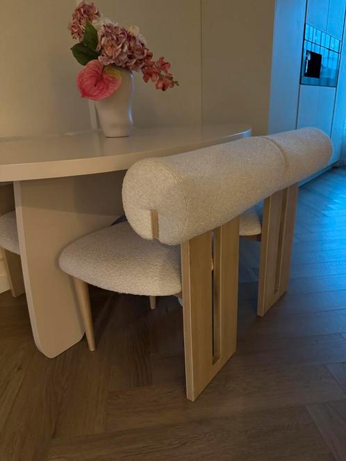 Designer teddy bouclé eetstoelen, Huis en Inrichting, Stoelen, Gebruikt, Vijf, Zes of meer stoelen, Stof, Wit, Ophalen