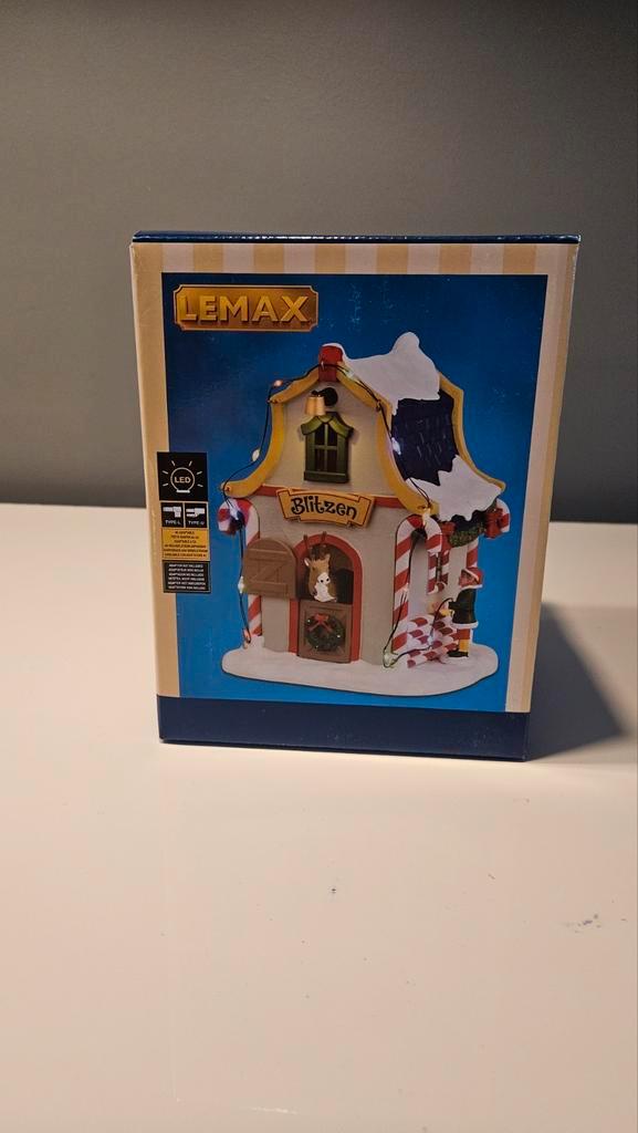 Lemax #44334 Blitzen's Den, Diversen, Kerst, Nieuw, Ophalen of Verzenden
