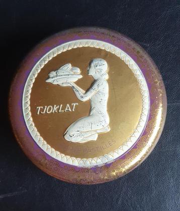 Tjoklat blikje beschikbaar voor biedingen
