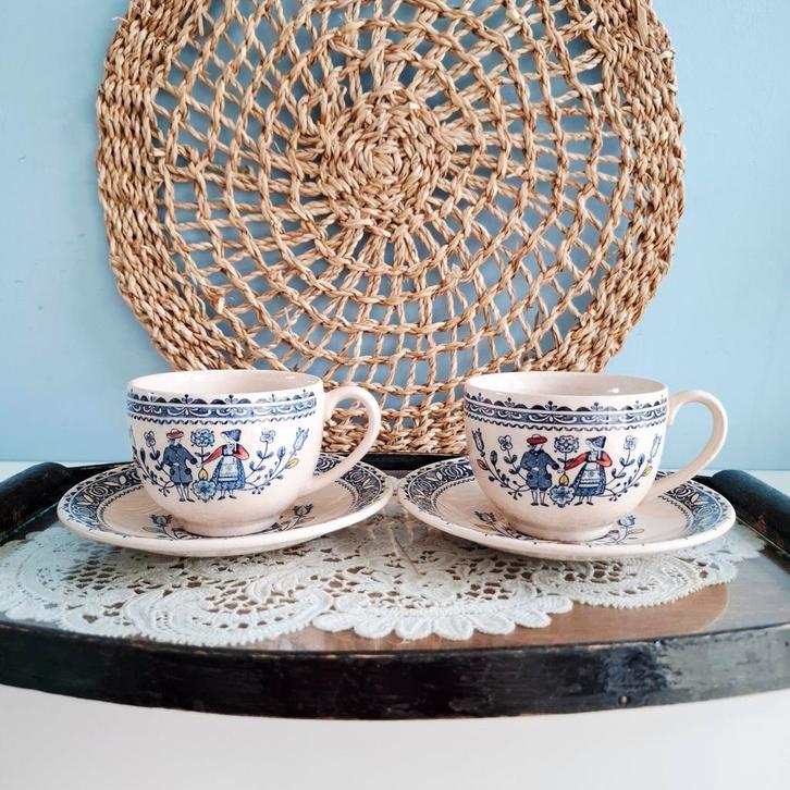 Johnson Brothers "Hearts & Flowers", 2 kop en schotels, Antiek en Kunst, Antiek | Servies los, Ophalen of Verzenden