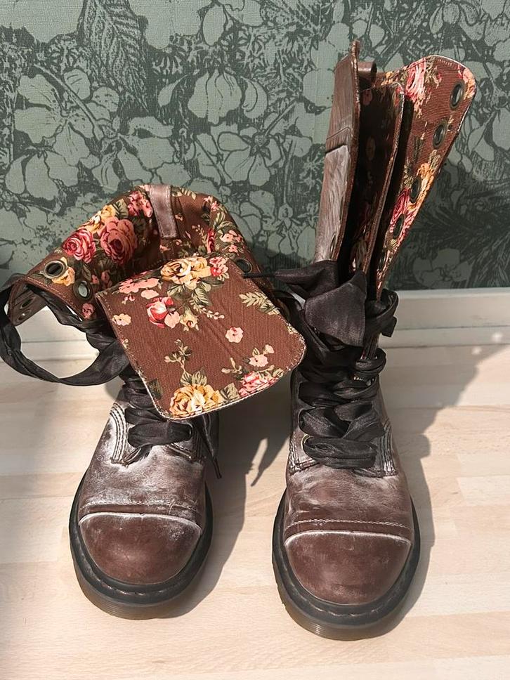 Dr. Martens Aimilita Triumph, Kleding | Dames, Schoenen, Nieuw, Hoge laarzen, Overige kleuren, Ophalen of Verzenden