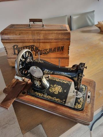 Antieke Frister & Rossmann Naaimachine beschikbaar voor biedingen
