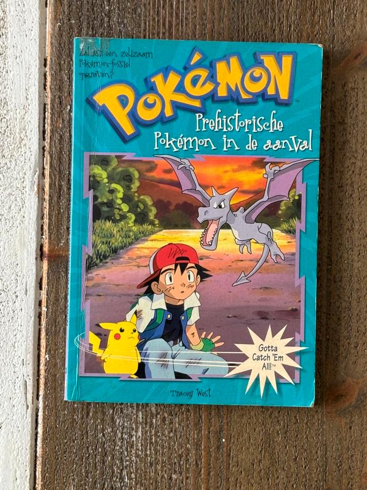Boek Prehistorische Pokémon in de aanval, Boeken, Kinderboeken | Jeugd | 10 tot 12 jaar, Zo goed als nieuw, Ophalen