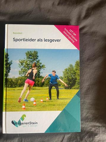 De sportleider als lesgever beschikbaar voor biedingen