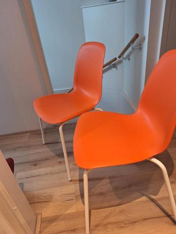 Ikea stoelen oranje 2x beschikbaar voor biedingen