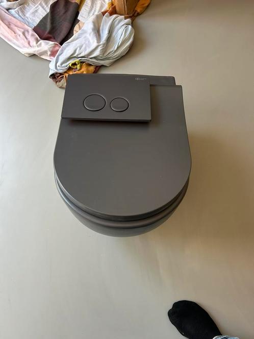 Toiletset + inbouwreservoir, softclose zitting drukpaneel, Doe-het-zelf en Verbouw, Sanitair, Nieuw, Toilet, Ophalen