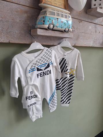 Baby kleding FENDI OFF WHITE boxpakje
 beschikbaar voor biedingen