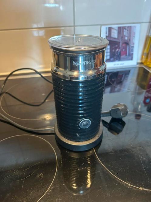 Nespresso melkopschuimer, Witgoed en Apparatuur, Melkopschuimers, Zo goed als nieuw, Elektrische melkopschuimer, Ophalen