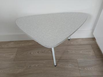 Formica Vintage Tafeltje Jaren 50 beschikbaar voor biedingen