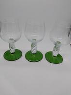 3 prachtige wijnglazen met aparte gedraaide poot, Verzamelen, Glas en Borrelglaasjes, Ophalen of Verzenden, Zo goed als nieuw