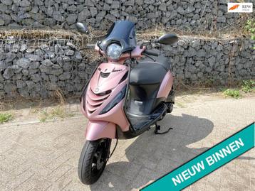 Piaggio ZIP SP ROSE GOLD 45km ALPHA LED BETAAL MET in3 beschikbaar voor biedingen