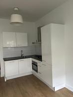 Moderne witte hoogglans hoekkeuken met Zanussi GEDEMONTEERD, Huis en Inrichting, Keuken | Complete keukens, Wit, Hoekkeuken, Ophalen of Verzenden