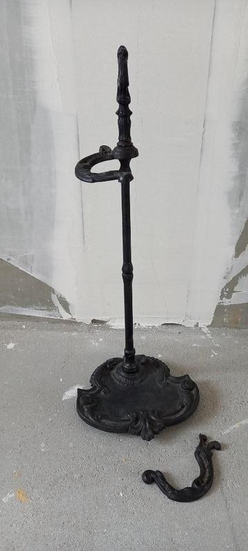 Antieke Paraplustandaard beschikbaar voor biedingen