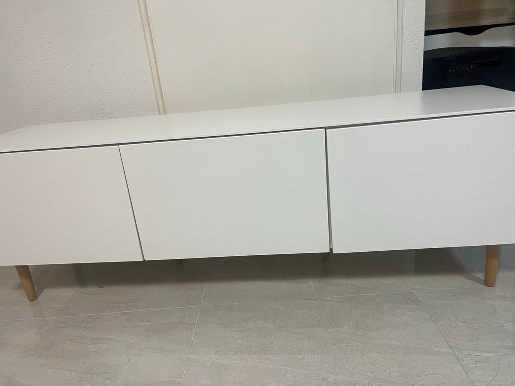 Tv kast Jysk - Zo goed als nieuw!, Kunststof, 100 tot 150 cm, Ophalen of Verzenden, Zo goed als nieuw